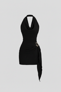 Vestido negro limpio